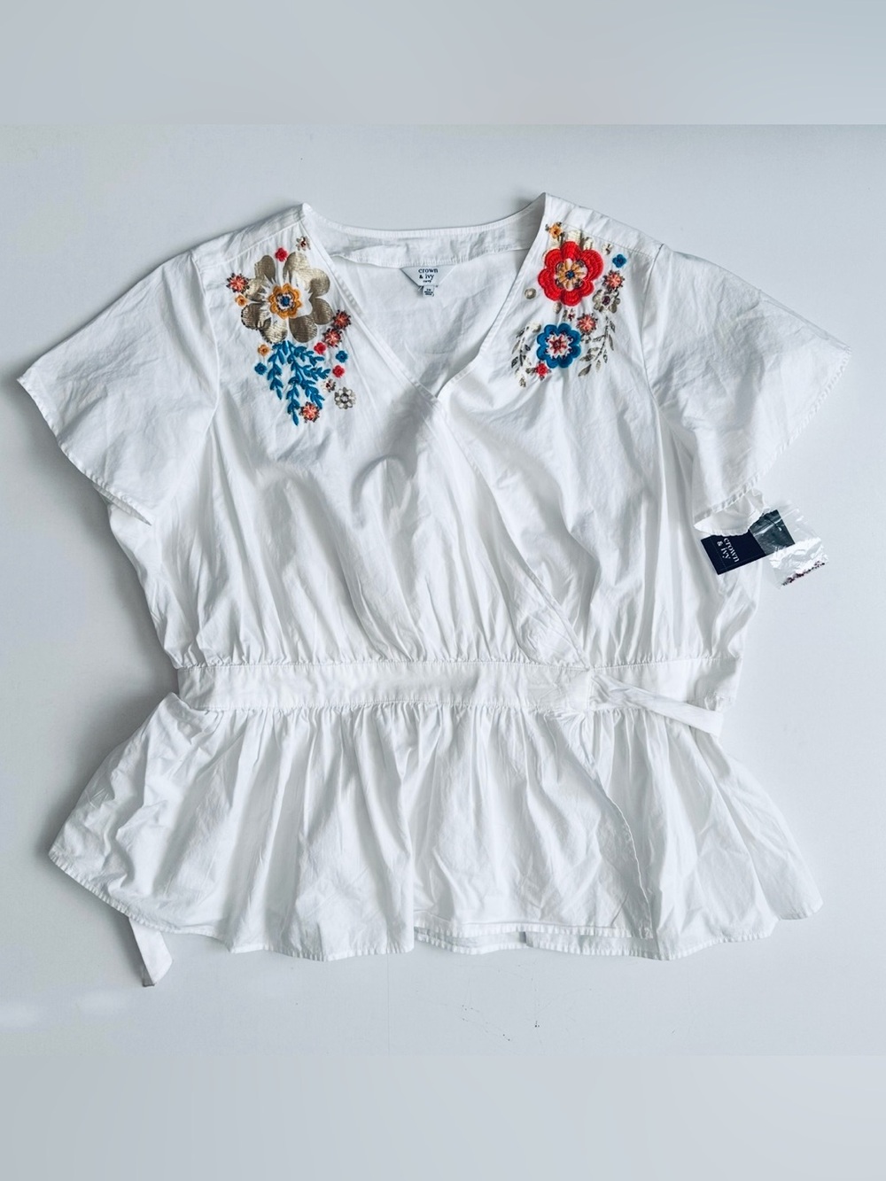 Crown & Ivy White Floral Embroidery Top 100% Cotton Size 2X